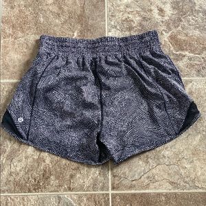 Lululemon shorts 6Tall